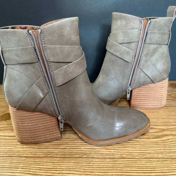 Korks Grey Wood Block Heel Ankle Booties Boot Sz 7 Gray Western Boho Shabby Chic - Picture 11 of 13